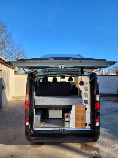 d1826b23-b34a-4b81-a282-53d481d02a86-1-4