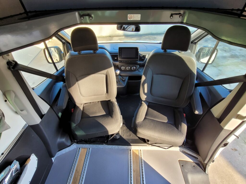 ref-595-renault-150-ch-boite-manuelle-4-5-places-finition-grand-confort-pack-visibilite-pack-easy-park-plus