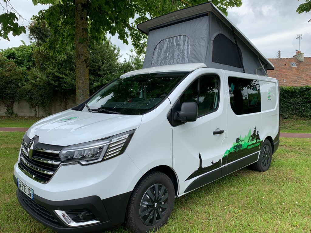 ref-699-renault-150ch-boite-auto-finition-grand-confort-pack-visibilite-pack-easy-park-plus4-places-blanc-glacier