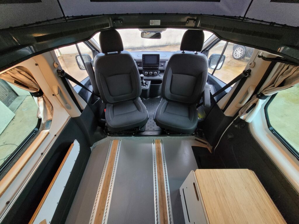 ref-494-renault-trafic-150ch-bvm-grand-confort-blanc-paris