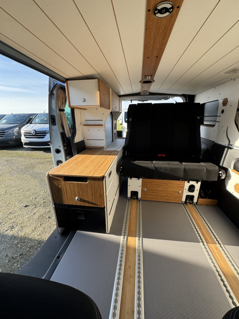 acheter-van-neuf-nantes-ref-305-6-1-1