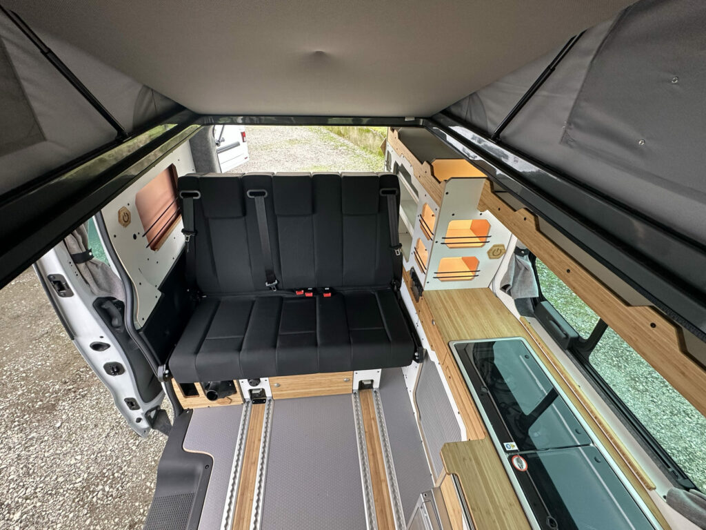 ref-693-van-neuf-renault-trafic-150-ch-boite-auto-grand-confort-pack-visivilite-pack-easy-park-plus-nantes