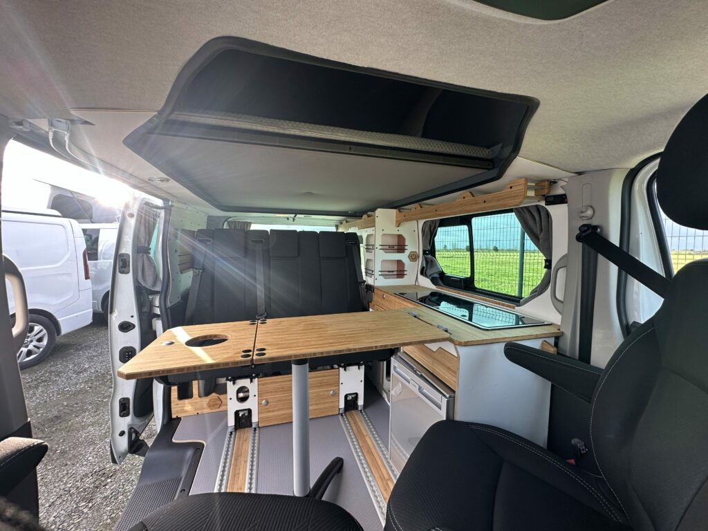 ref-693-van-neuf-renault-trafic-150-ch-boite-auto-grand-confort-pack-visivilite-pack-easy-park-plus-nantes