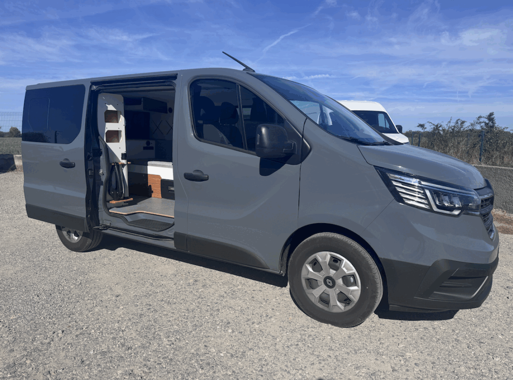 746-renault-trafic-van-amenage-3-places-p1-1