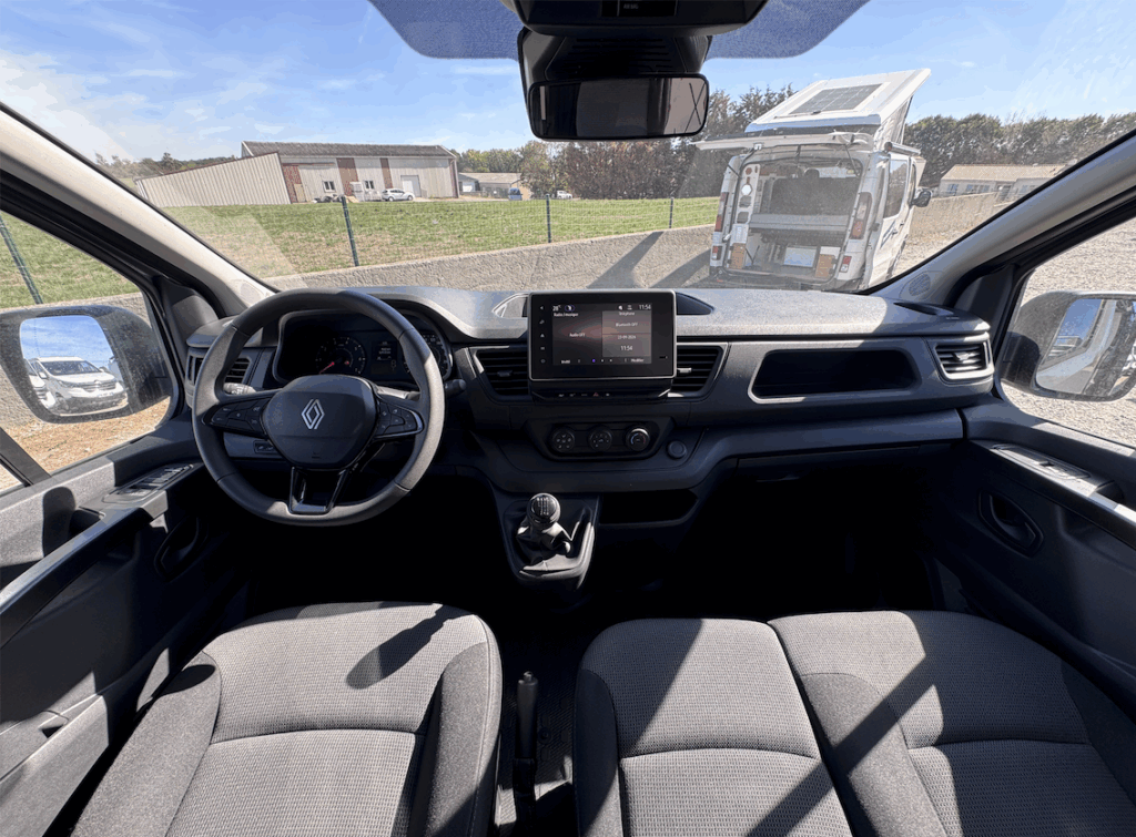 746-renault-trafic-van-amenage-3-places-p2-1