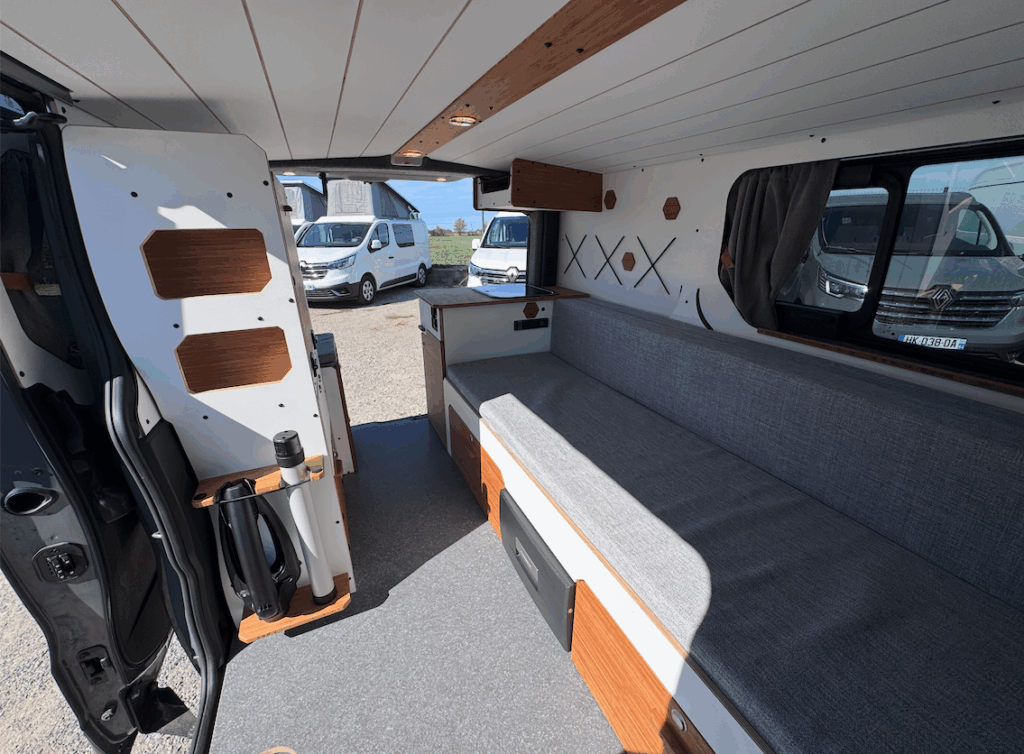 746-renault-trafic-van-amenage-3-places-p3-1